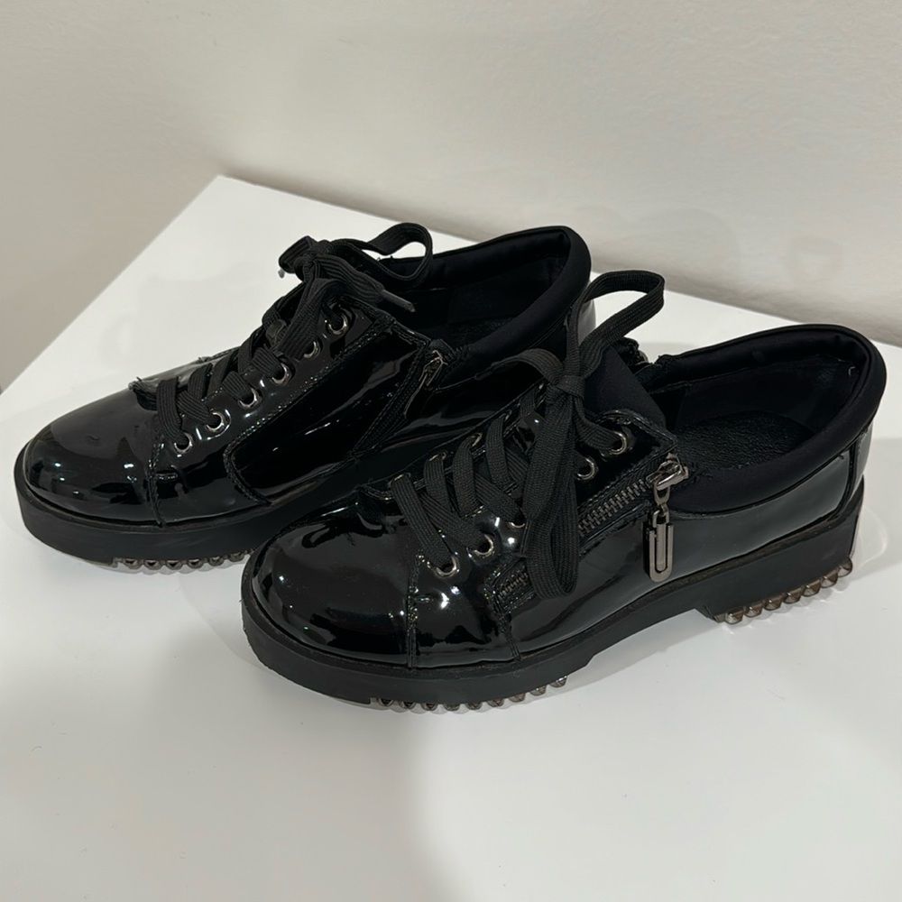 Balck glossy/classy loafers
